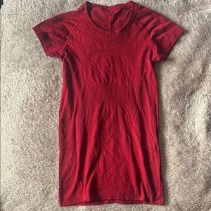 Lululemon swiftly tech red normal length tee